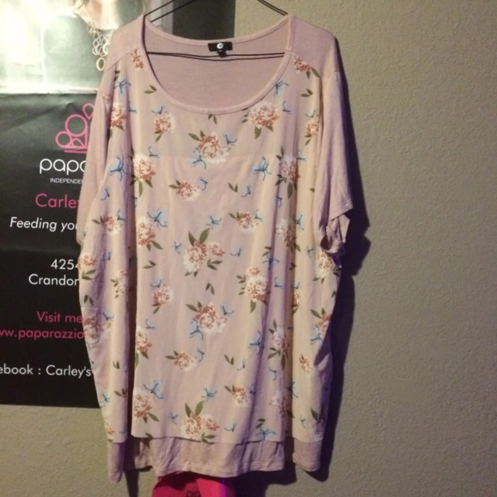 A&I plus size light pink floral top